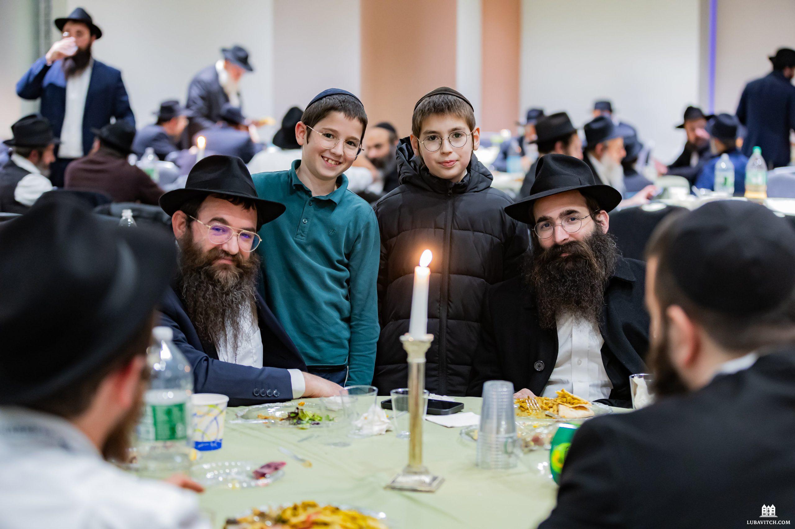 Jews And Rabbis 6,500 Chabad Rabbis Gather in Show of Jewish Pride and Solidarity ...