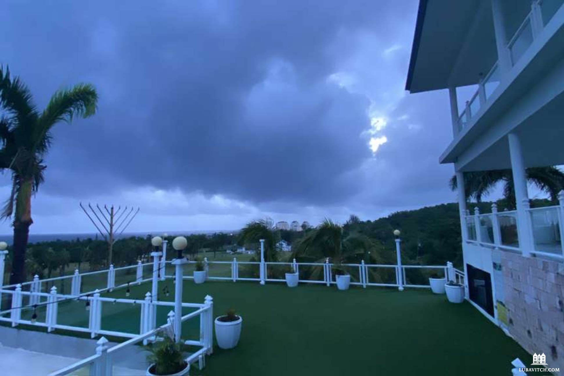 As Hurricane Melissa Hammers Jamaica, Chabad Shelters Community, Prepares for Rescue Effort